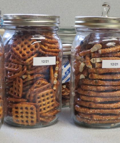 Dry-packed pretzels in quart canning jars